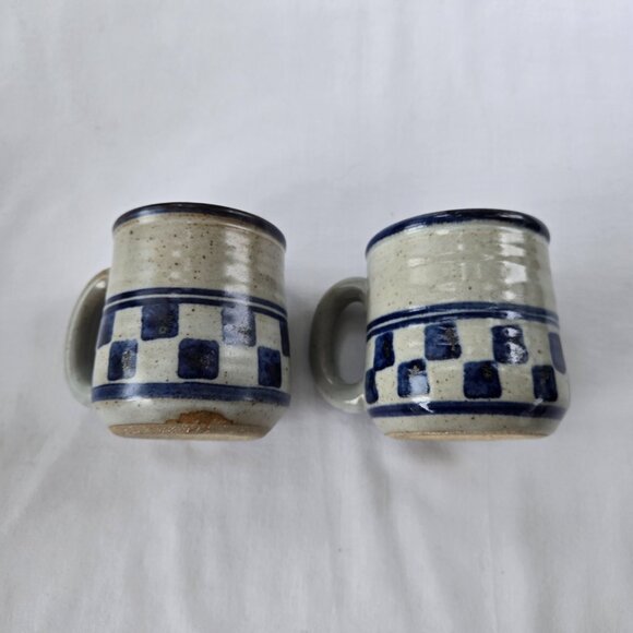 Debbie Dean Rabbit and Goose Pottery Mugs Blue and White Checkerboard - Picture 4 of 7